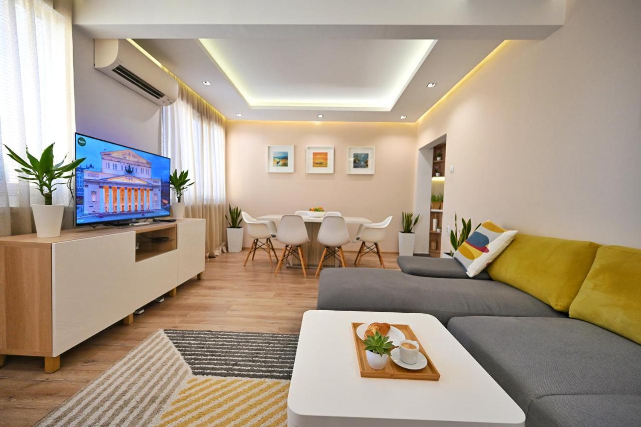 וארנה Modern Central 2-Bedroom Apartment With Parking מראה חיצוני תמונה