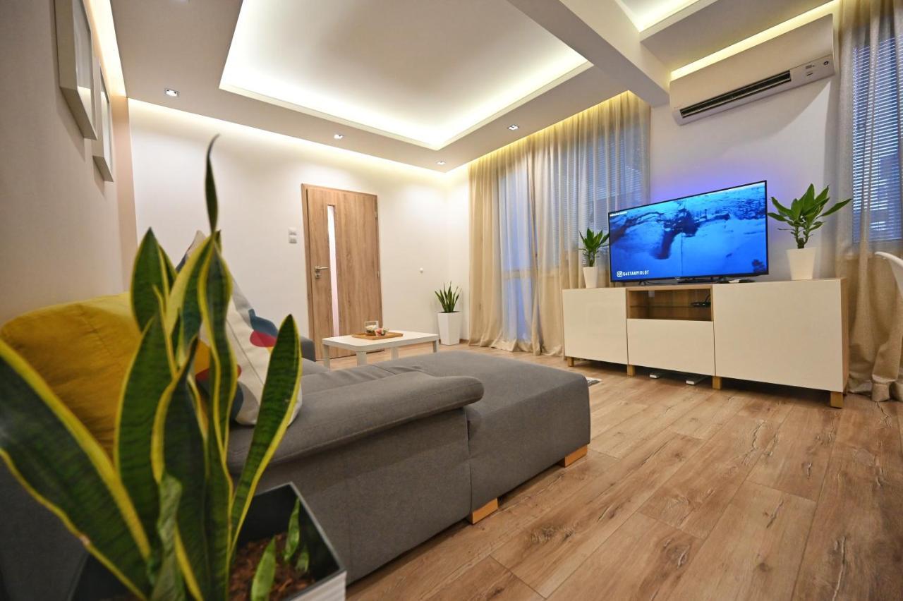 וארנה Modern Central 2-Bedroom Apartment With Parking מראה חיצוני תמונה