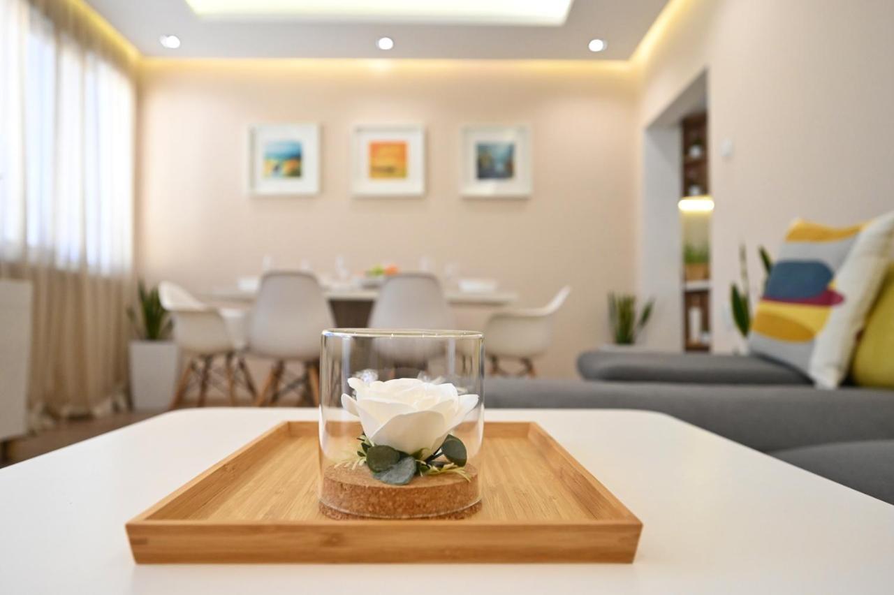 וארנה Modern Central 2-Bedroom Apartment With Parking מראה חיצוני תמונה