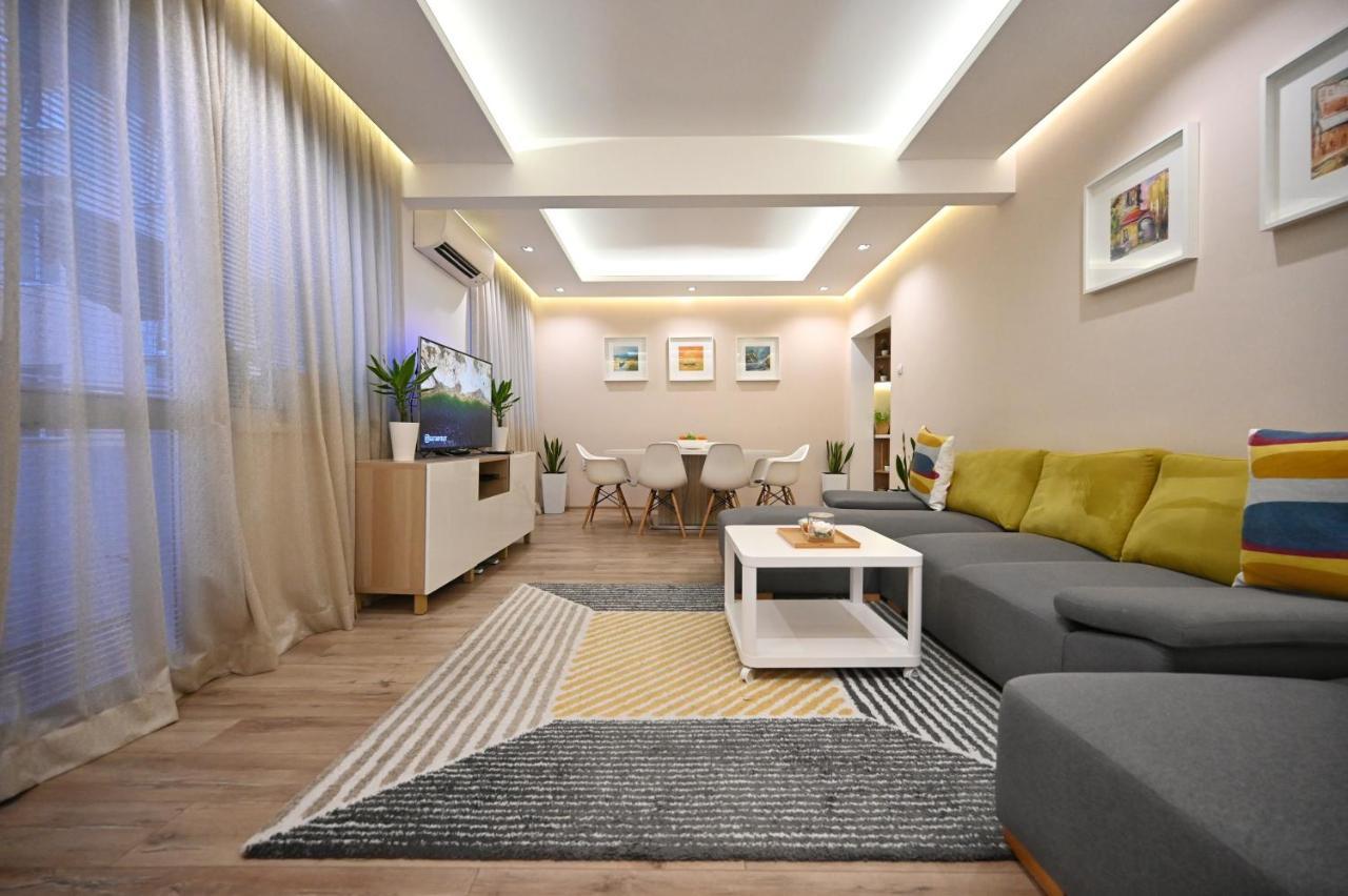 וארנה Modern Central 2-Bedroom Apartment With Parking מראה חיצוני תמונה